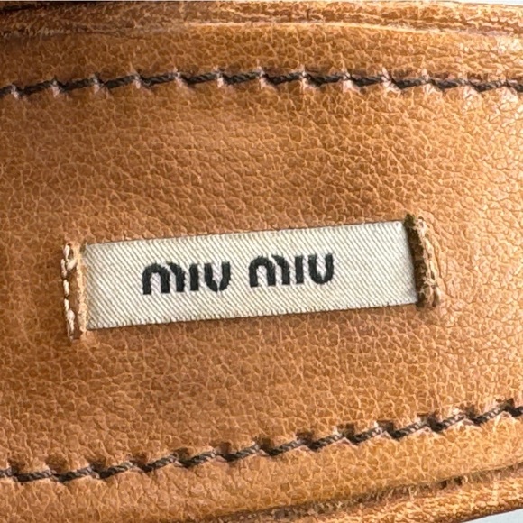 Miu Miu Brown Leather Floral Carved Wooden Heel Sandals - Size 38.5 - Picture 5 of 6